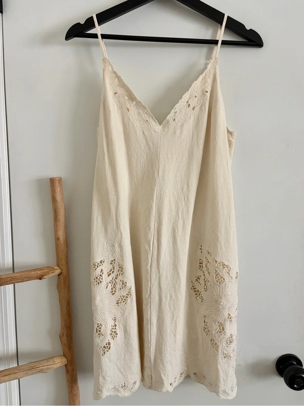 Astr Eyelet Cutout Mini Dress size Large - Picture 1 of 11